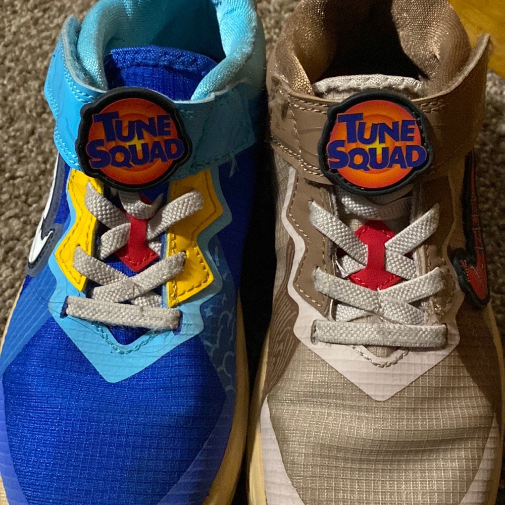 Kids basketball sneakers Nike authentic used but condition